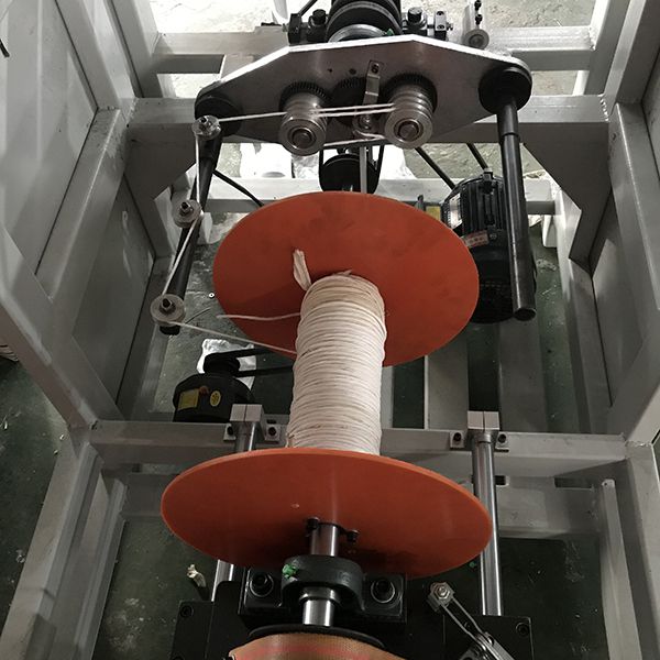 Máquina para Fabricar Asas Retorcidas