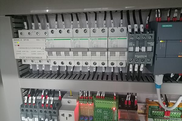 Máquina para Fabricar Asas Retorcidas, Automática